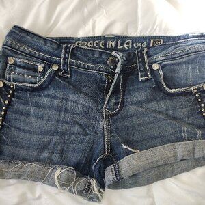 GRACE IN LA JEAN SHORTS